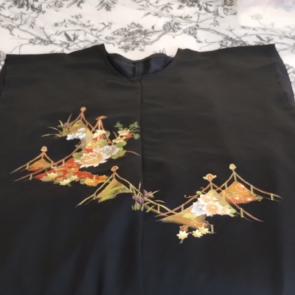 Elegant Black Kimono with Floral Embroidery